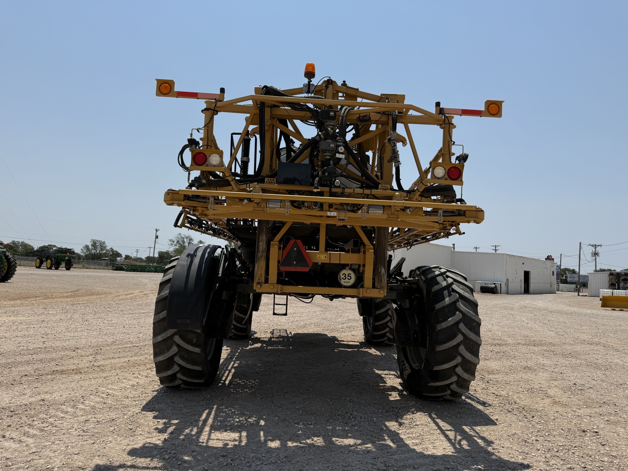 2018 ROGATOR RG1100C Self-Propelled Sprayer