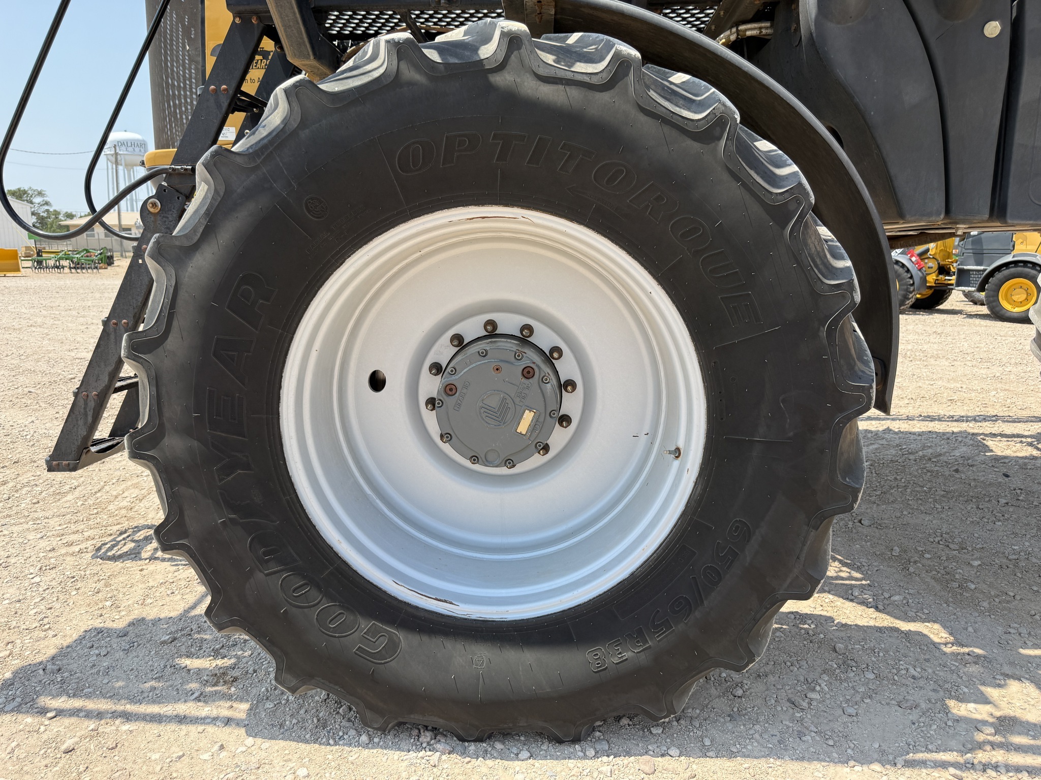 2018 ROGATOR RG1100C Self-Propelled Sprayer