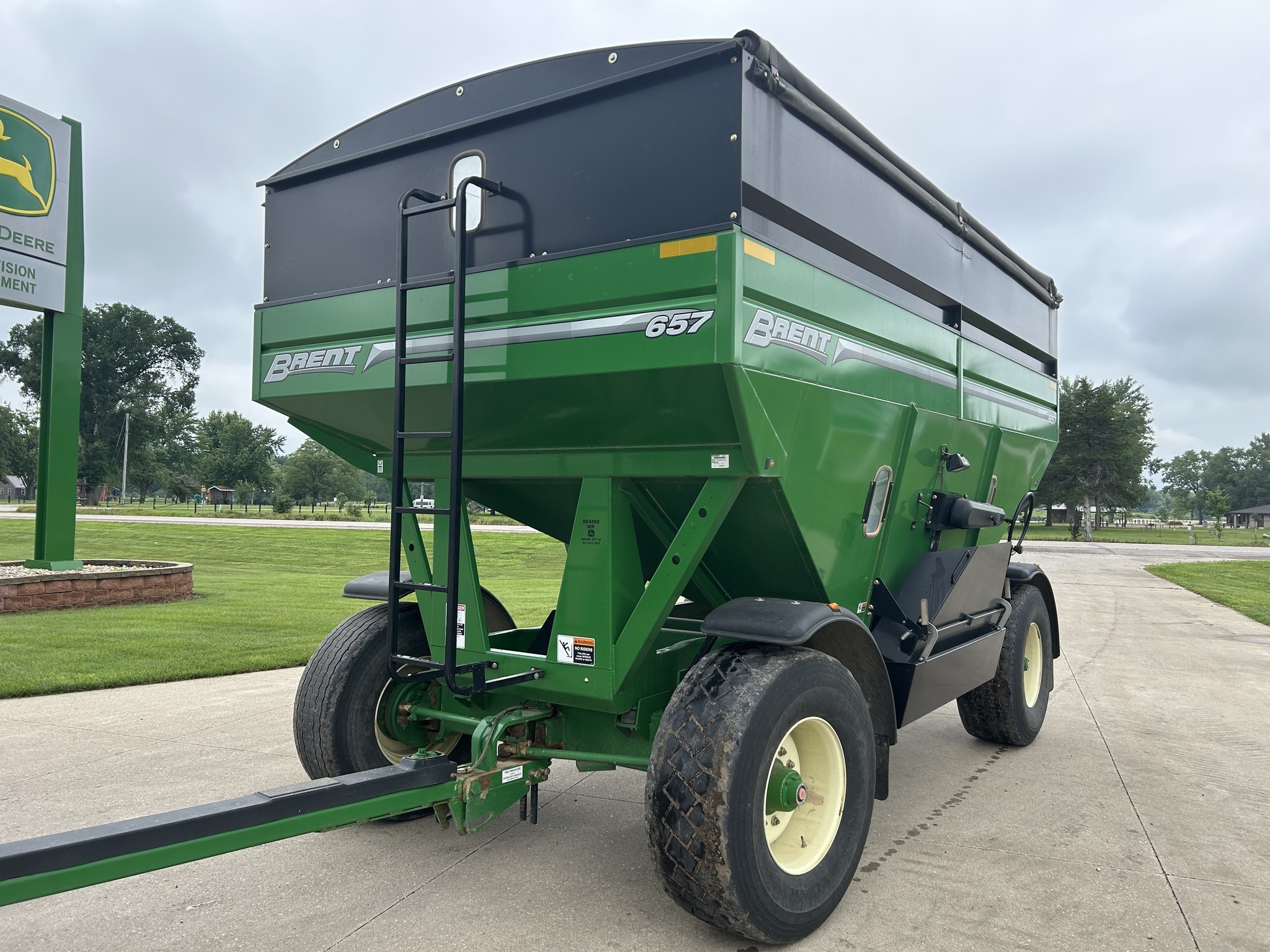 2014 Brent 657 Gravity Wagon