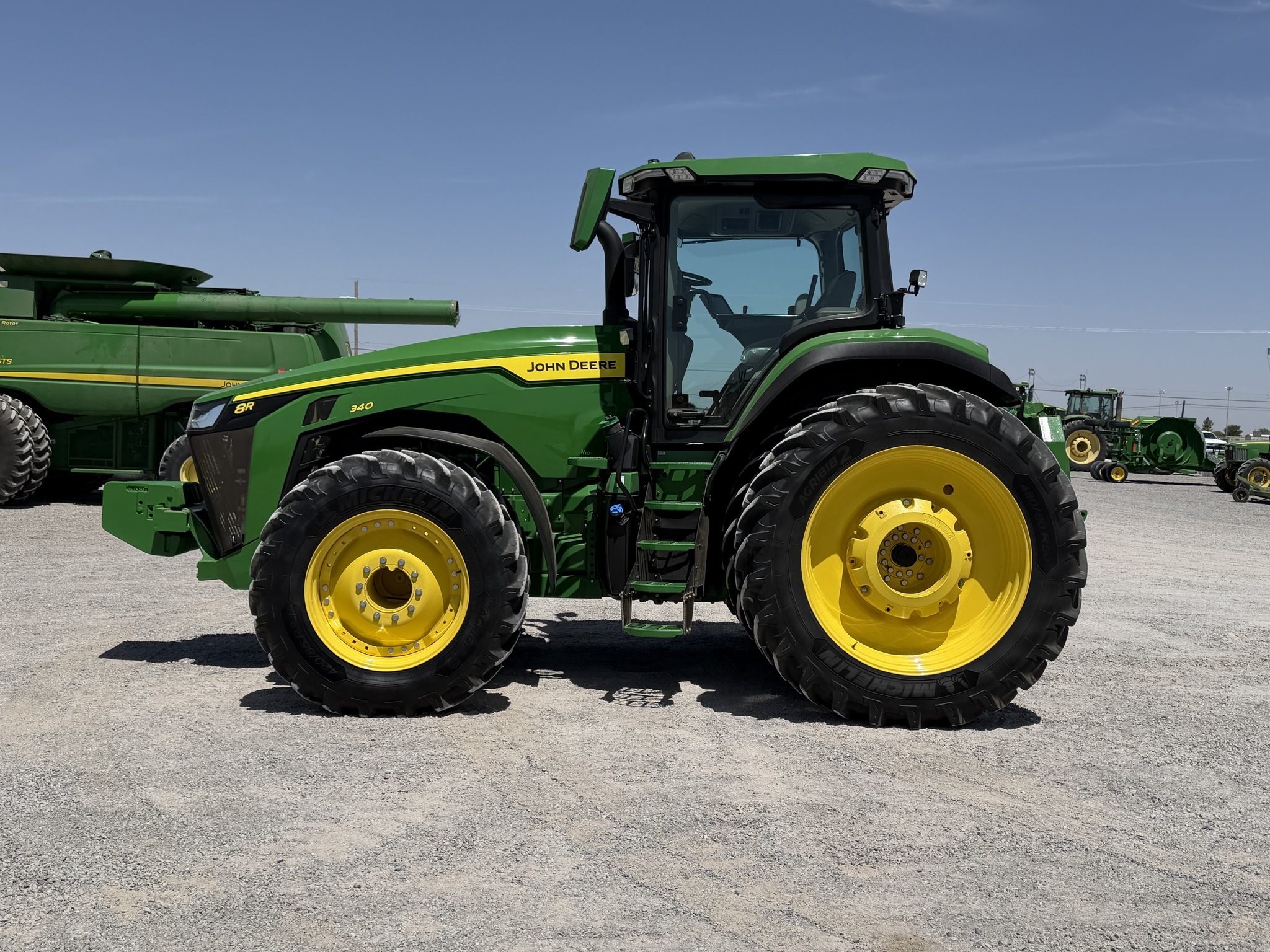 2022 John Deere 8R 340 Tractor