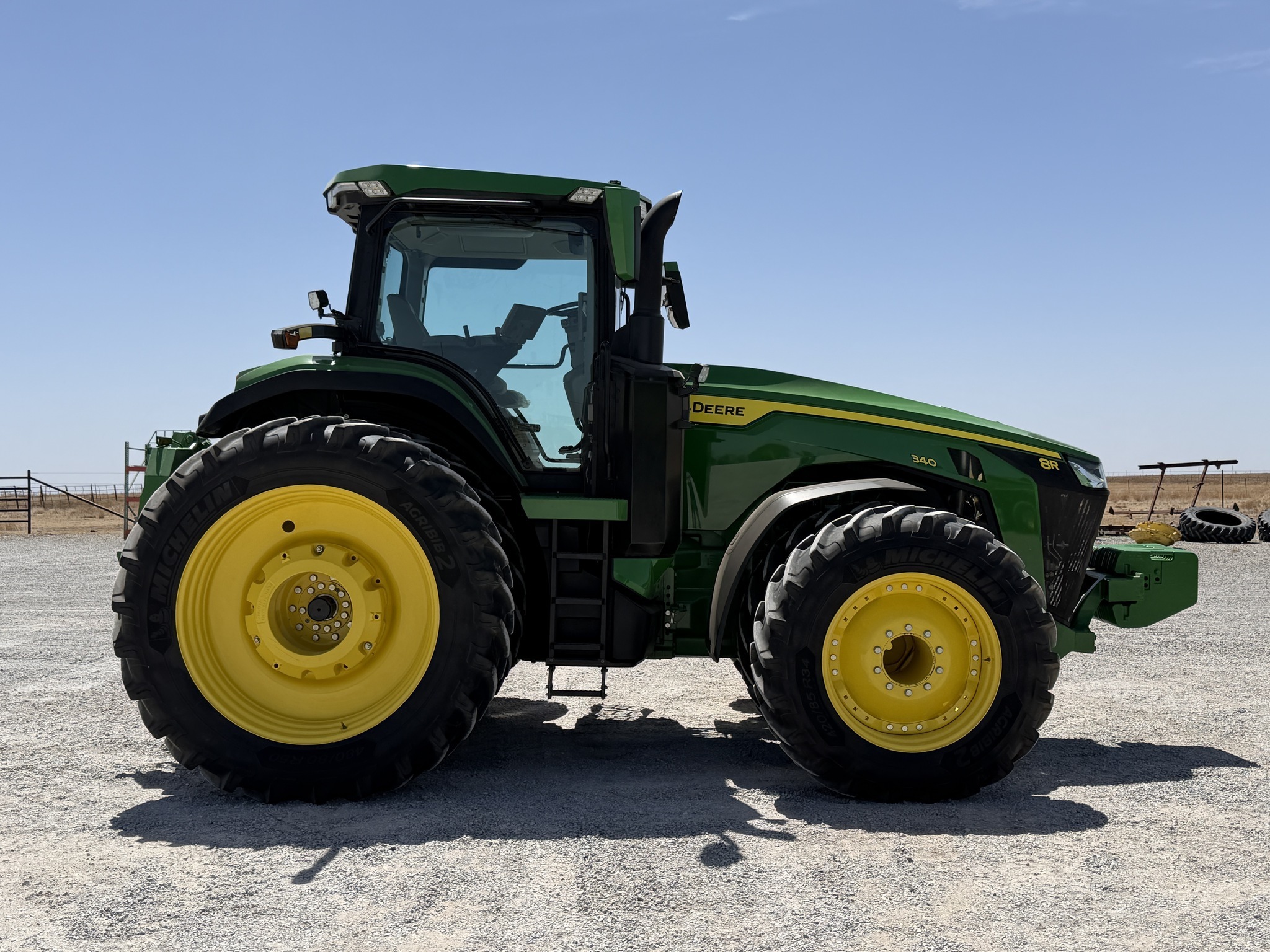 2022 John Deere 8R 340 Tractor