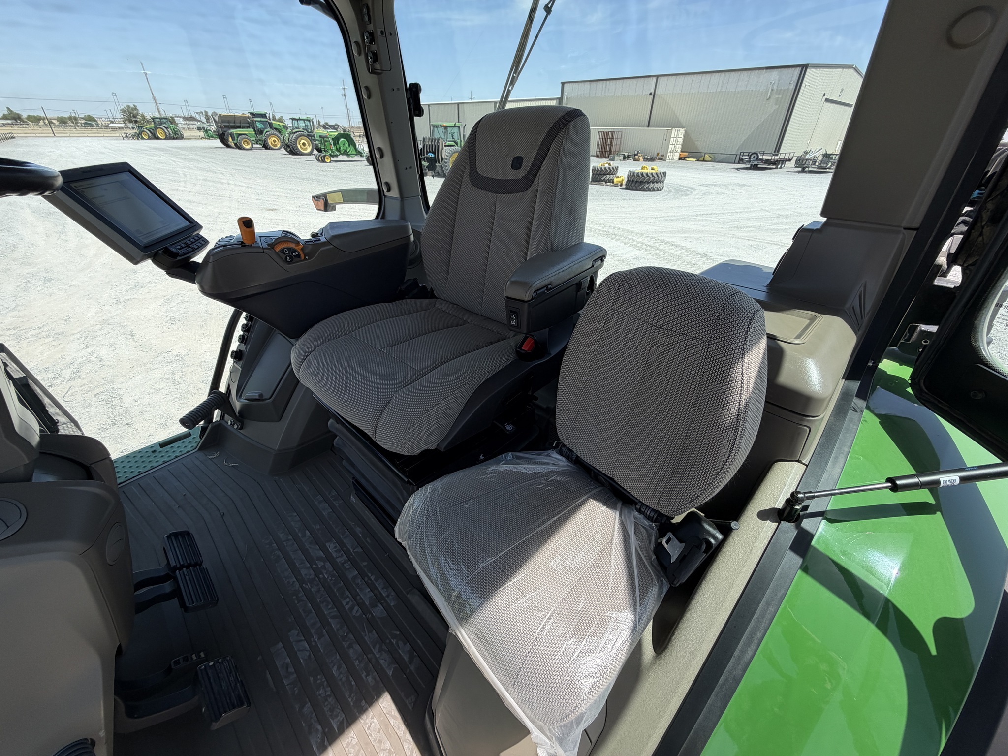 2022 John Deere 8R 340 Tractor