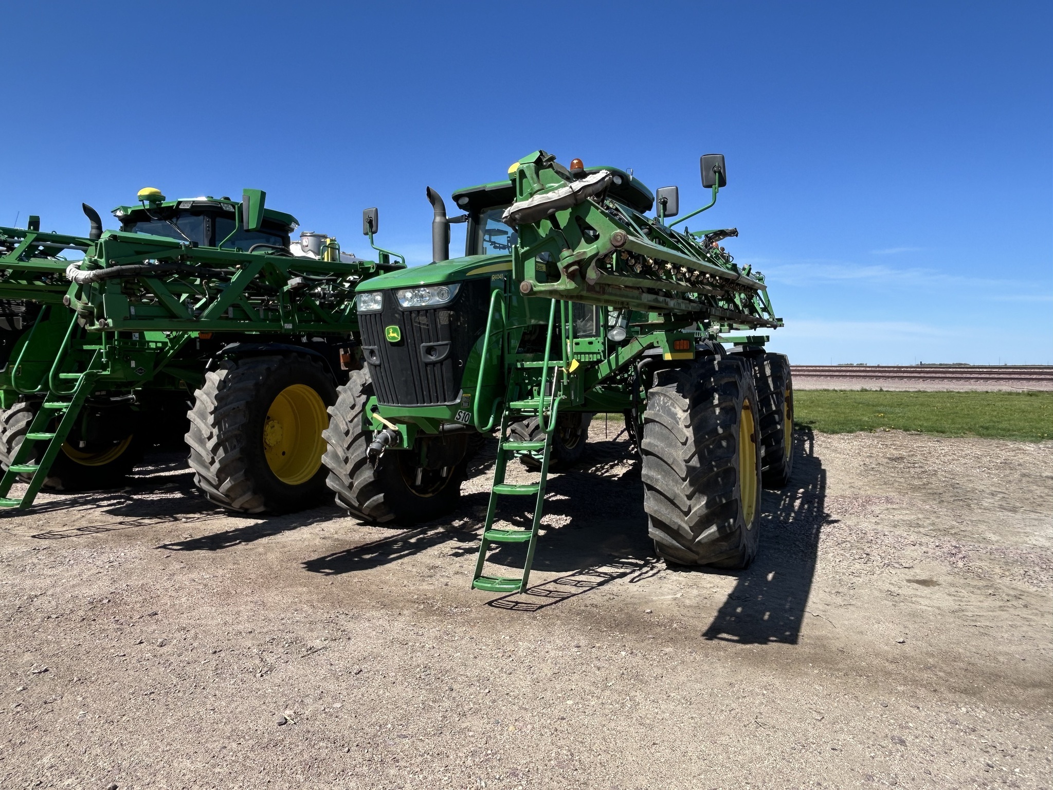 2015 John Deere R4045 Self-Propelled Sprayer