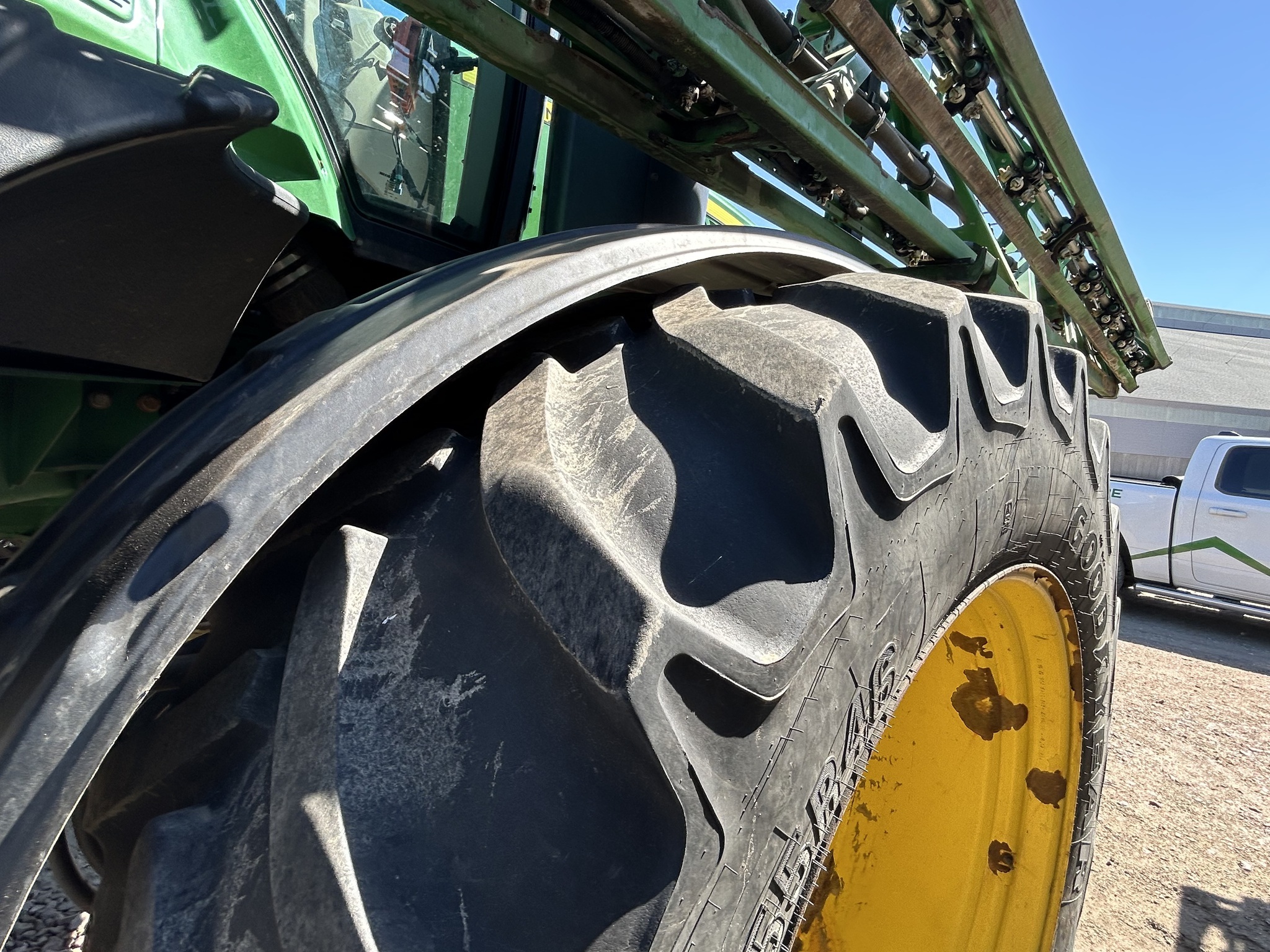 2015 John Deere R4045 Self-Propelled Sprayer