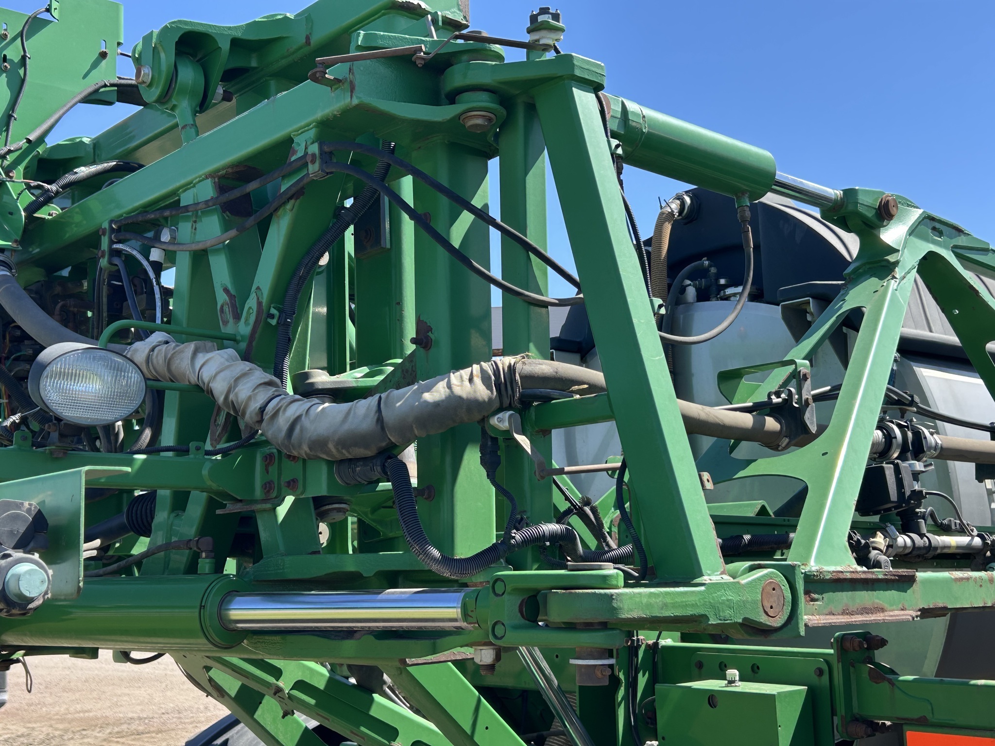2015 John Deere R4045 Self-Propelled Sprayer