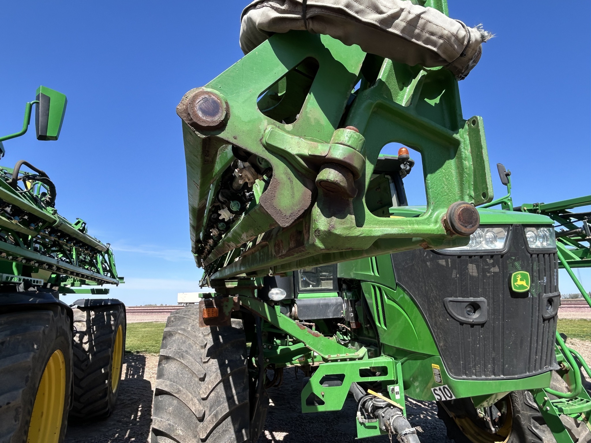 2015 John Deere R4045 Self-Propelled Sprayer