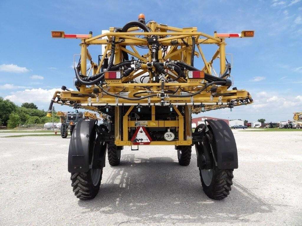 2017 Ag-Chem RoGator 1100B Self-Propelled Sprayer