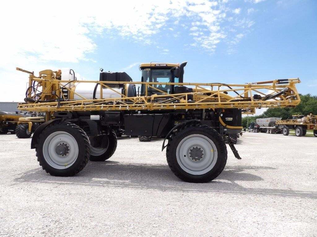 2017 Ag-Chem RoGator 1100B Self-Propelled Sprayer