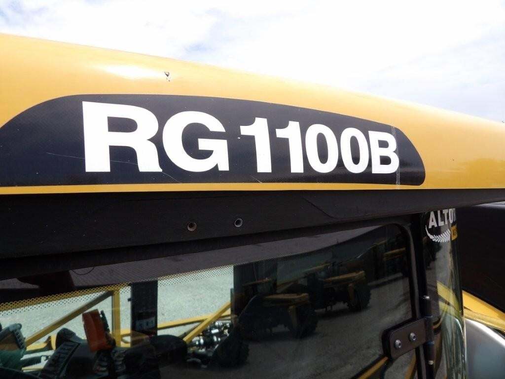 2017 Ag-Chem RoGator 1100B Self-Propelled Sprayer