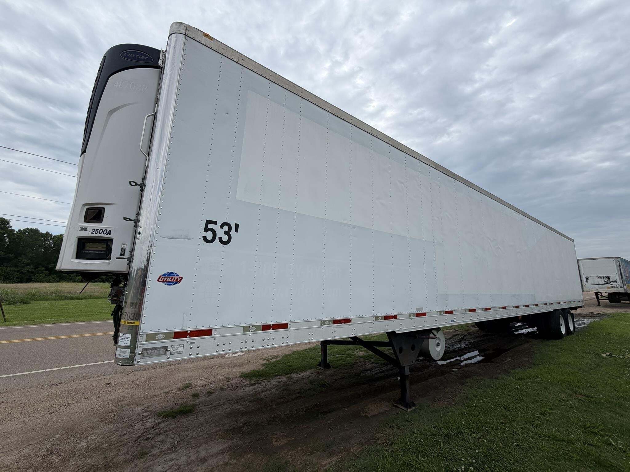 2013 Utility 53 FT REEFER Box Trucks/Trailer