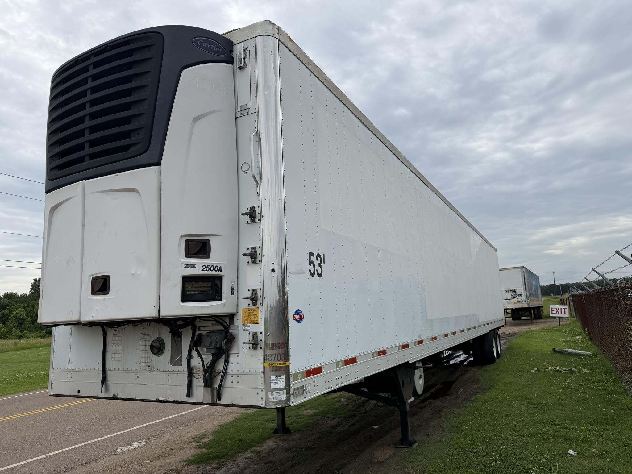 2013 Utility 53 FT REEFER Box Trucks/Trailer