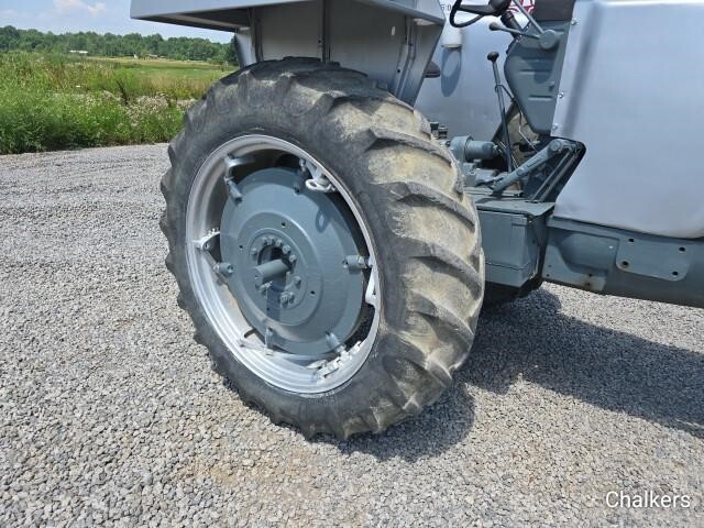 1976 White 2-70 Tractor