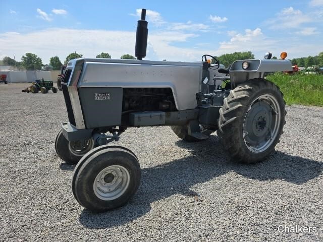 1976 White 2-70 Tractor