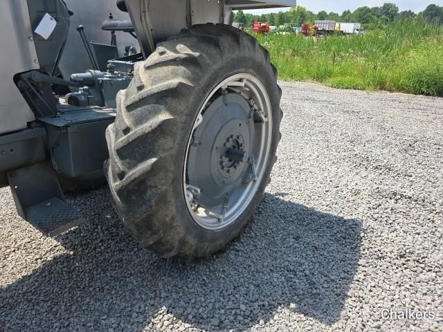 1976 White 2-70 Tractor