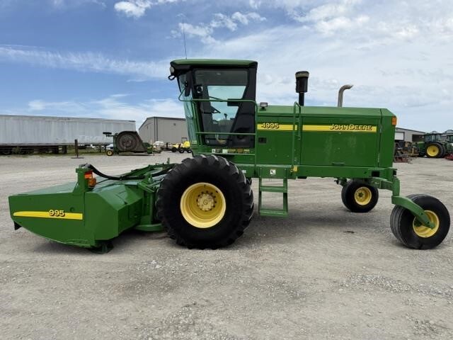  John Deere 4995 Self-Propelled Windrowers and Swather