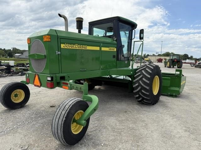  John Deere 4995 Self-Propelled Windrowers and Swather