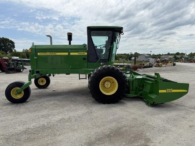  John Deere 4995 Self-Propelled Windrowers and Swather
