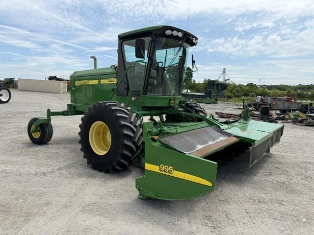  John Deere 4995 Self-Propelled Windrowers and Swather