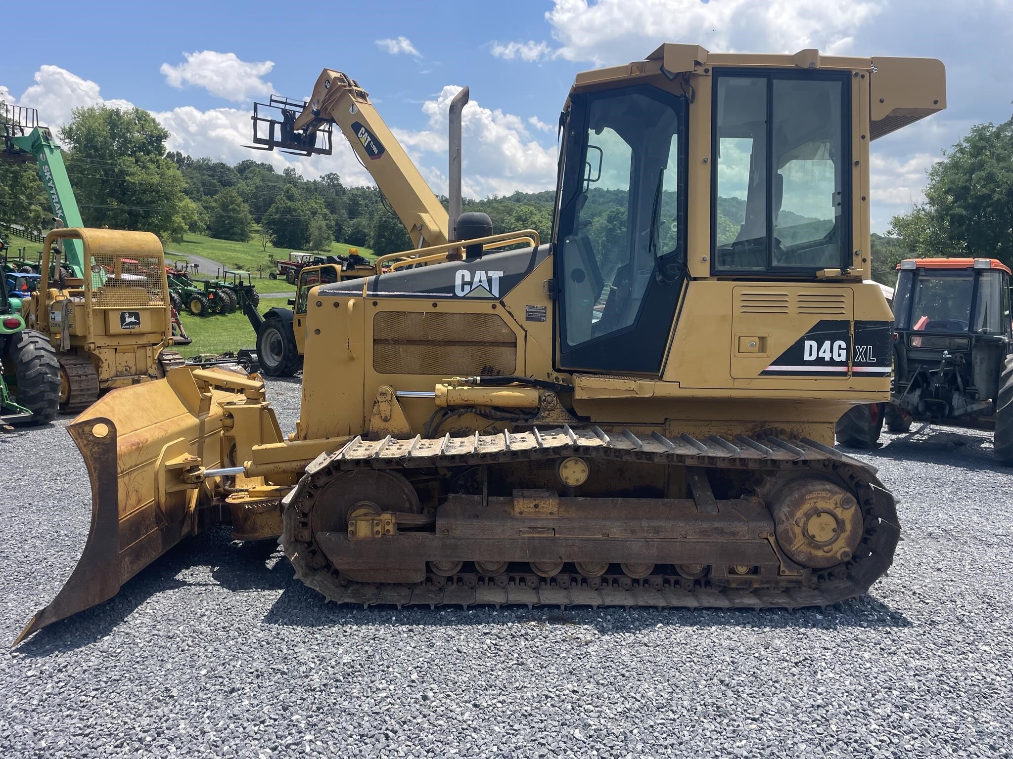 2005 Caterpillar D4G XL Dozer