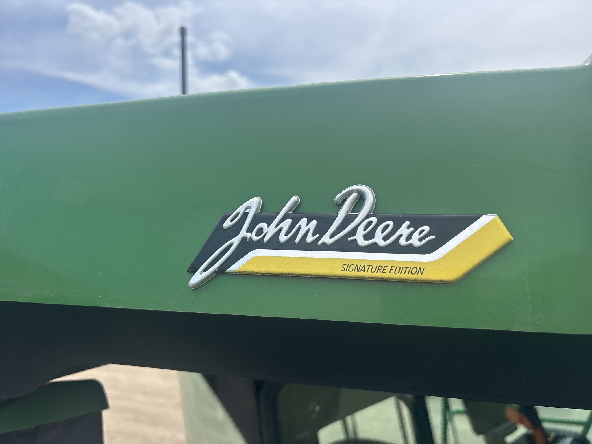 2025 John Deere X9 1000 Combine