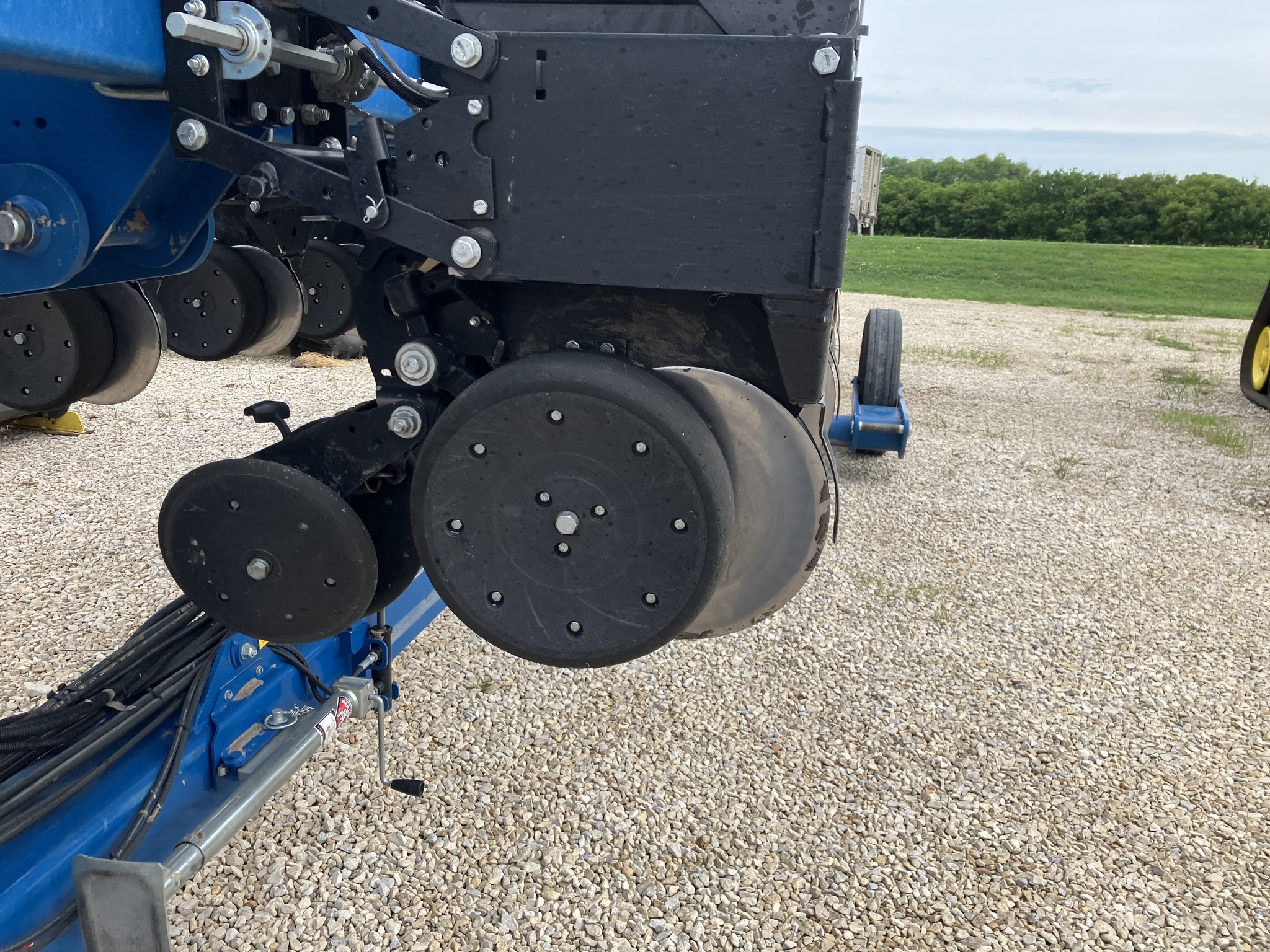 2019 Kinze 3660 Planter