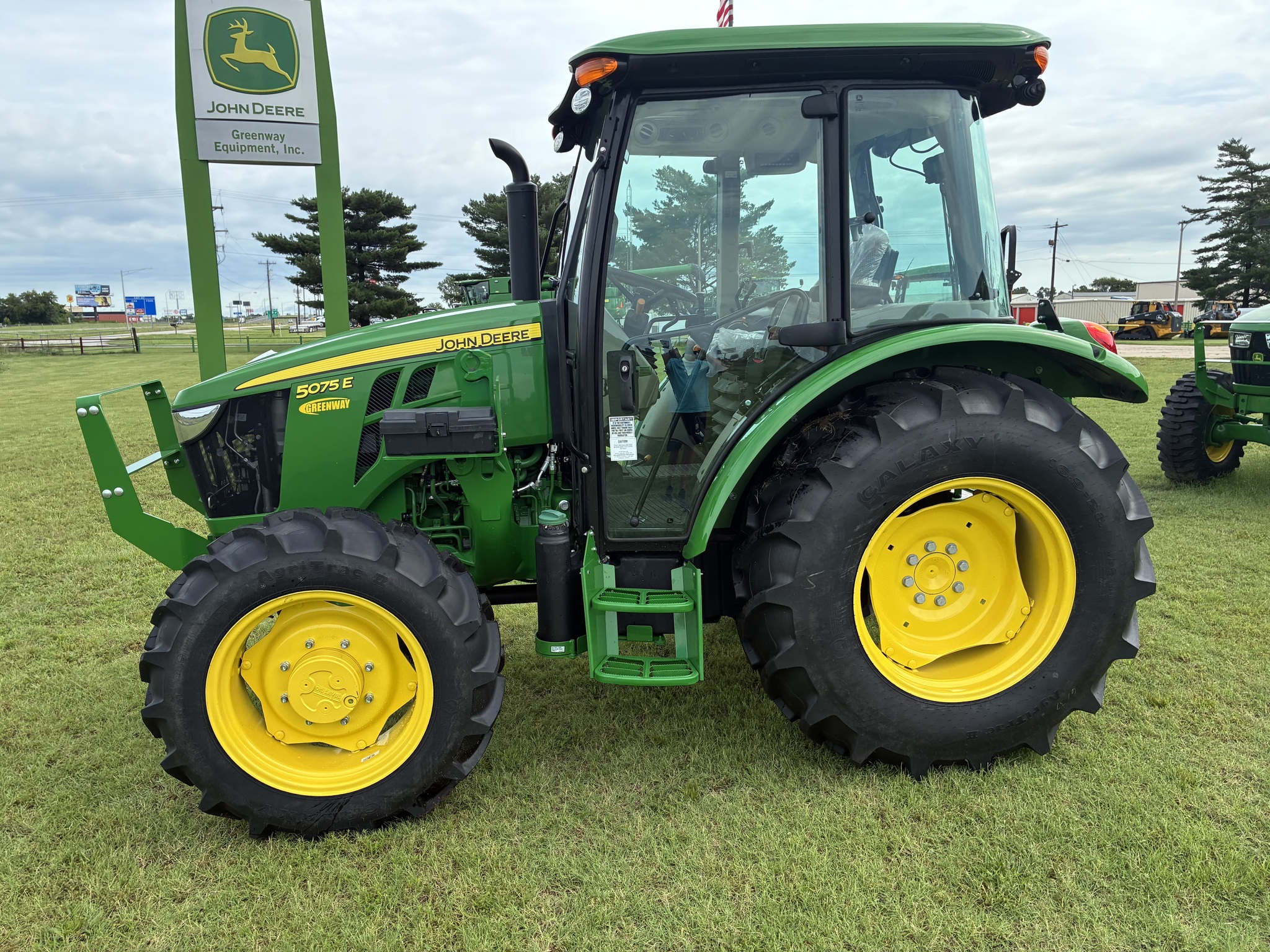 2025 John Deere 5075E Tractor