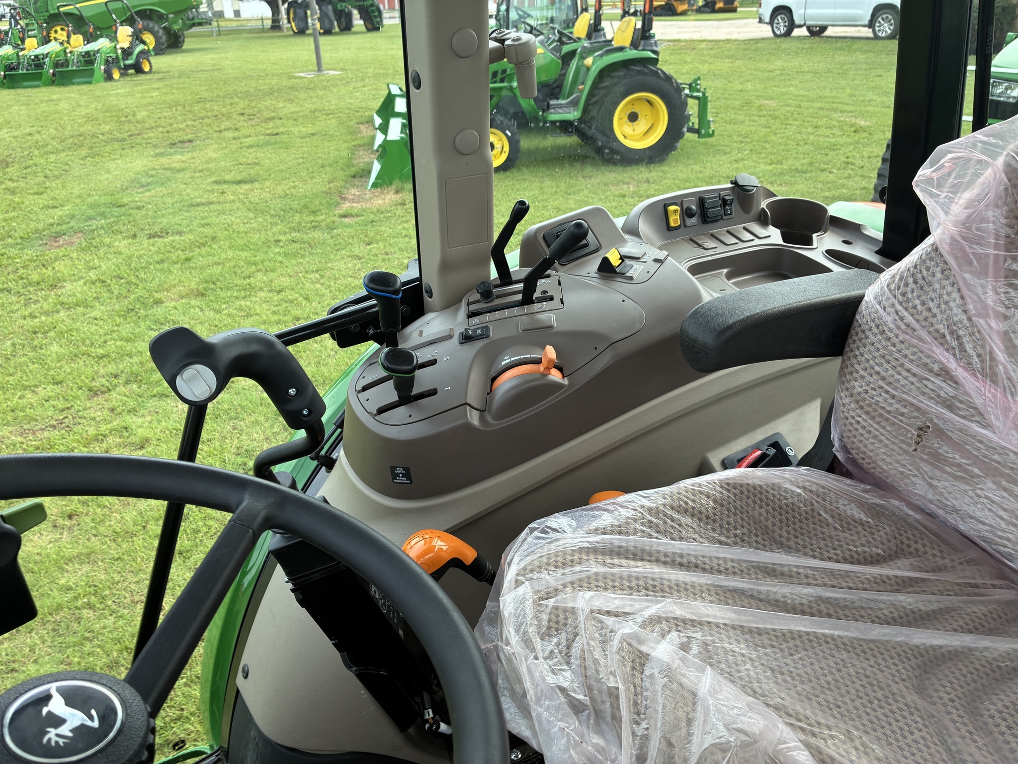 2025 John Deere 5075E Tractor