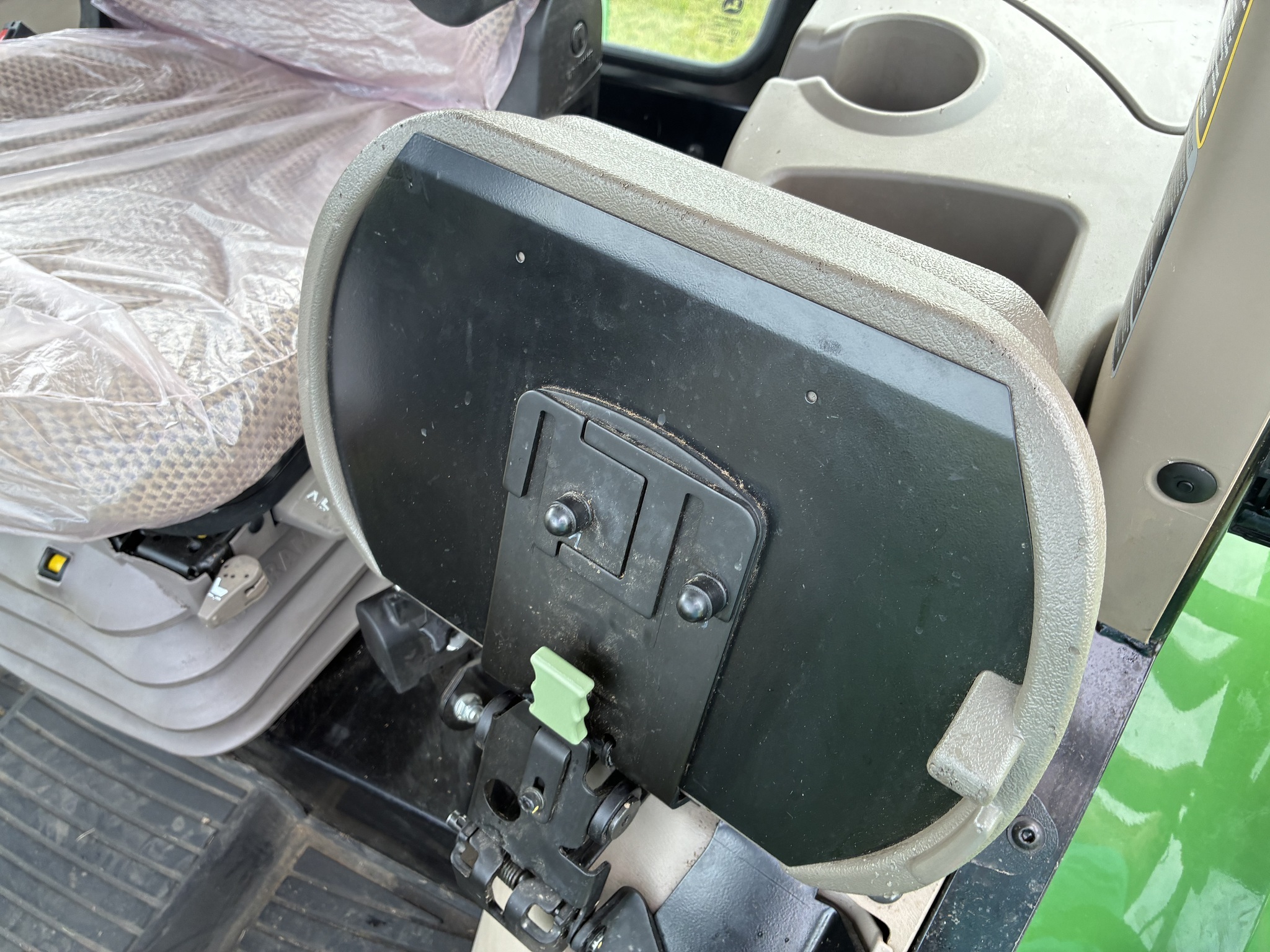 2025 John Deere 5075E Tractor