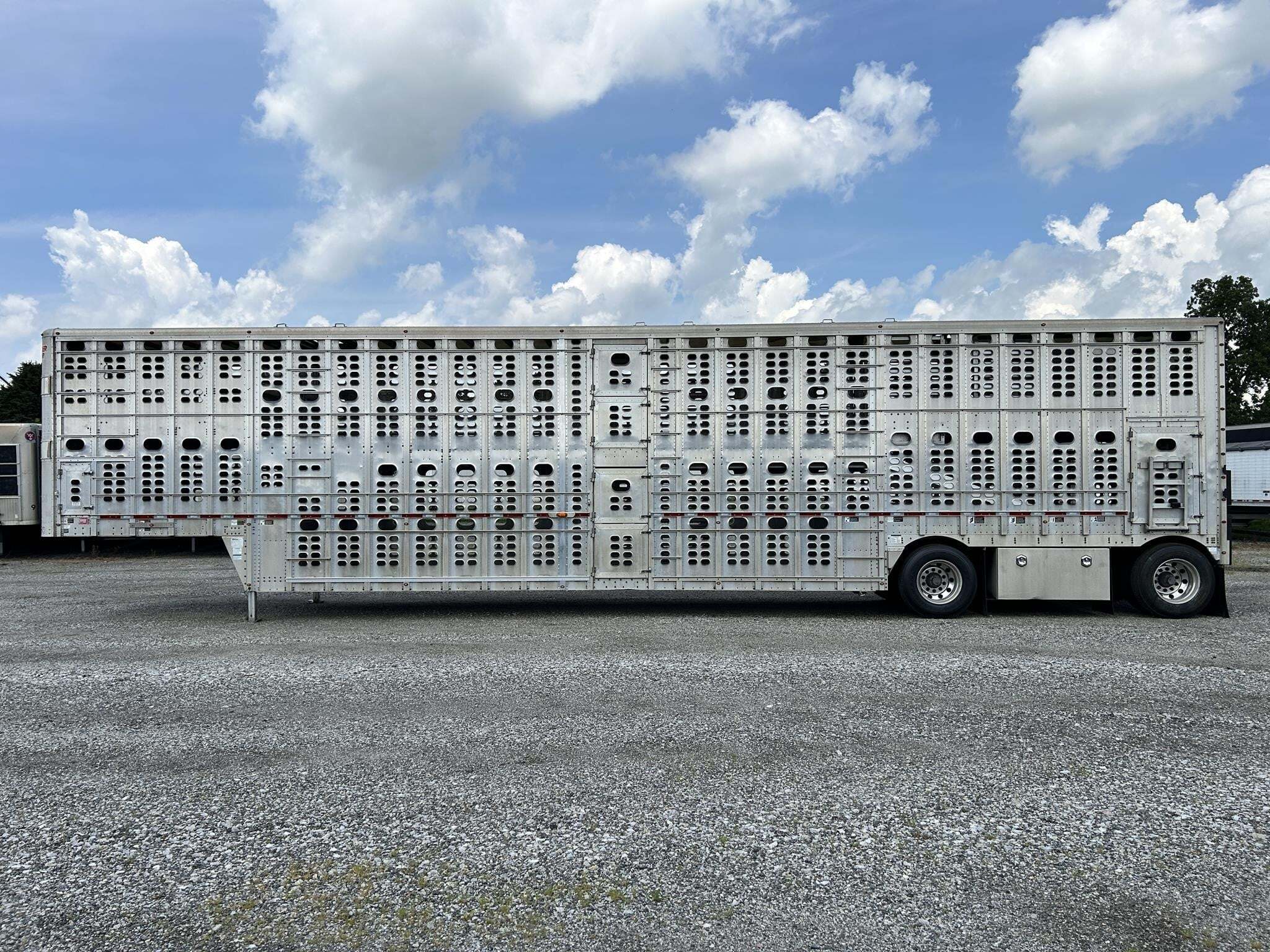 2020 Wilson PSDCL-402P Livestock Trailer