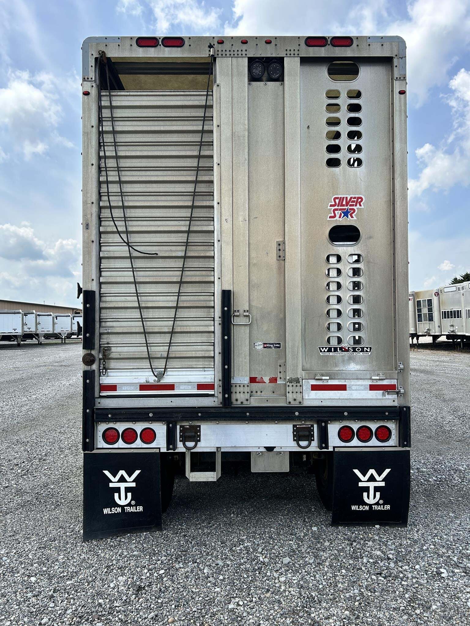 2020 Wilson PSDCL-402P Livestock Trailer