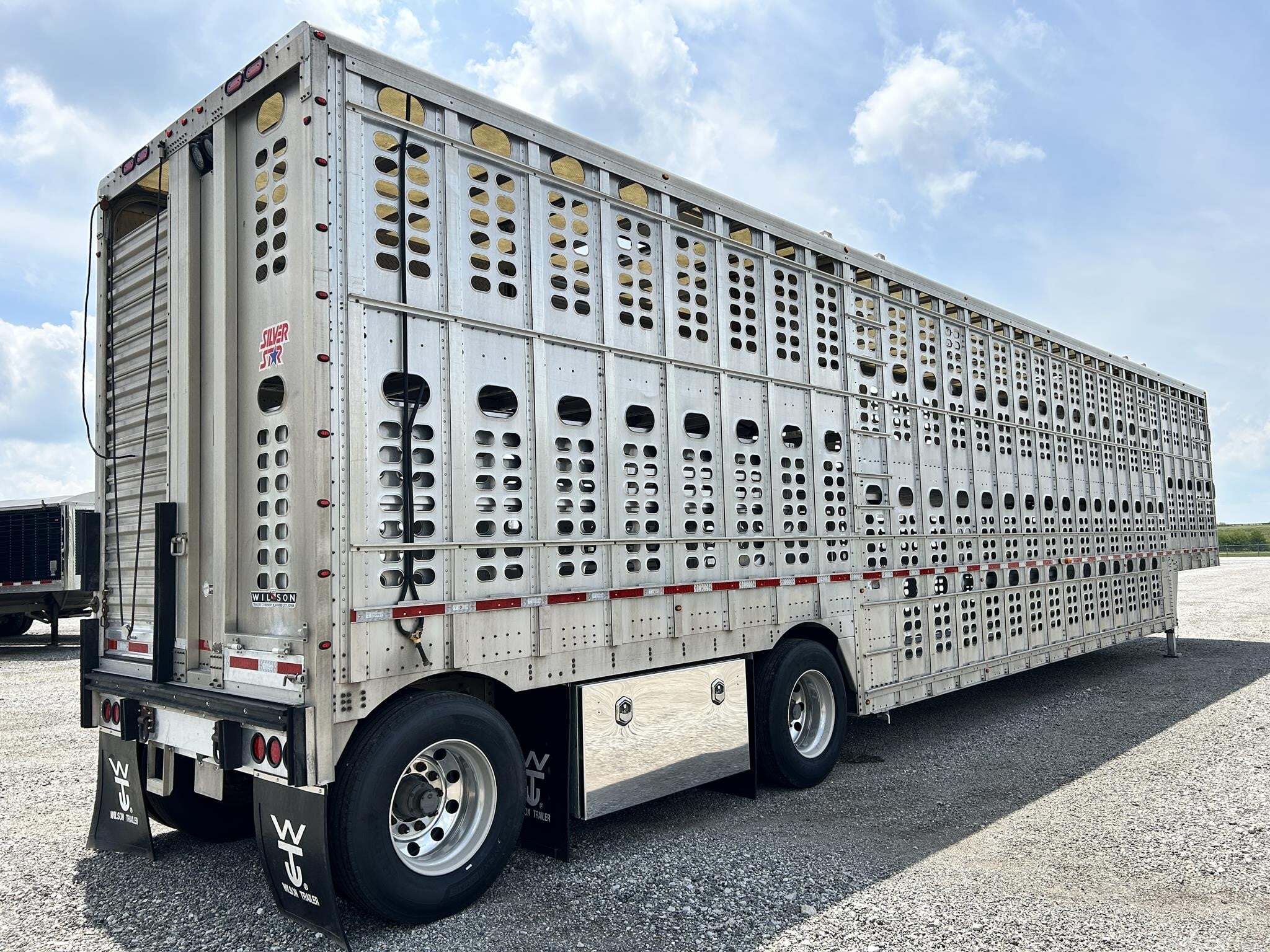 2020 Wilson PSDCL-402P Livestock Trailer