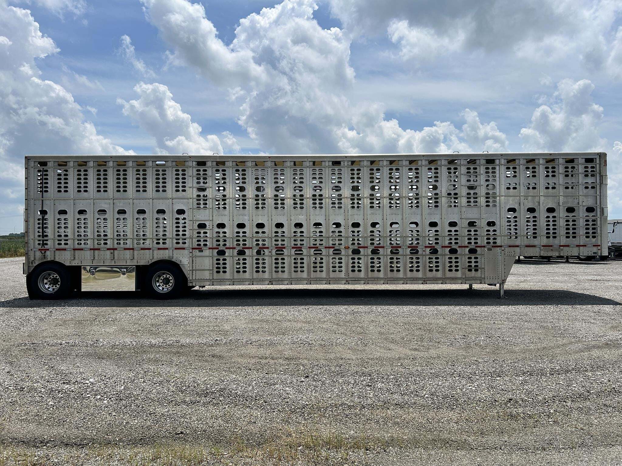 2020 Wilson PSDCL-402P Livestock Trailer