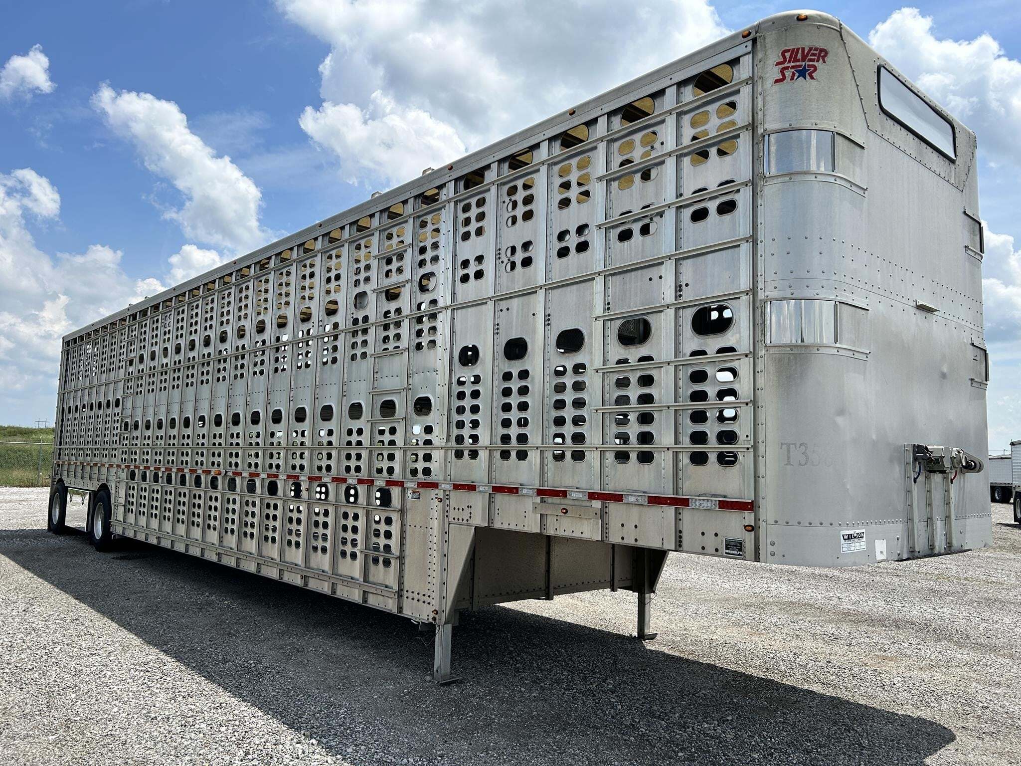 2020 Wilson PSDCL-402P Livestock Trailer