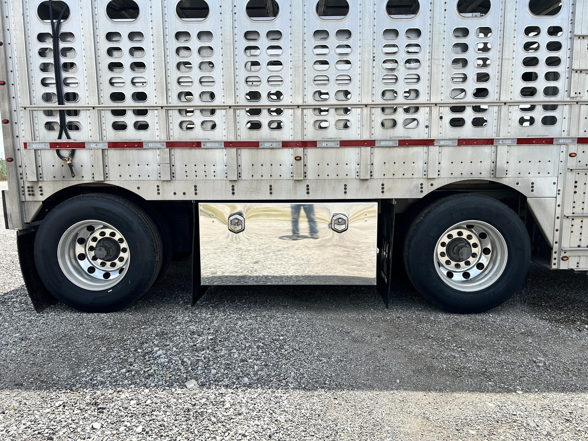 2020 Wilson PSDCL-402P Livestock Trailer