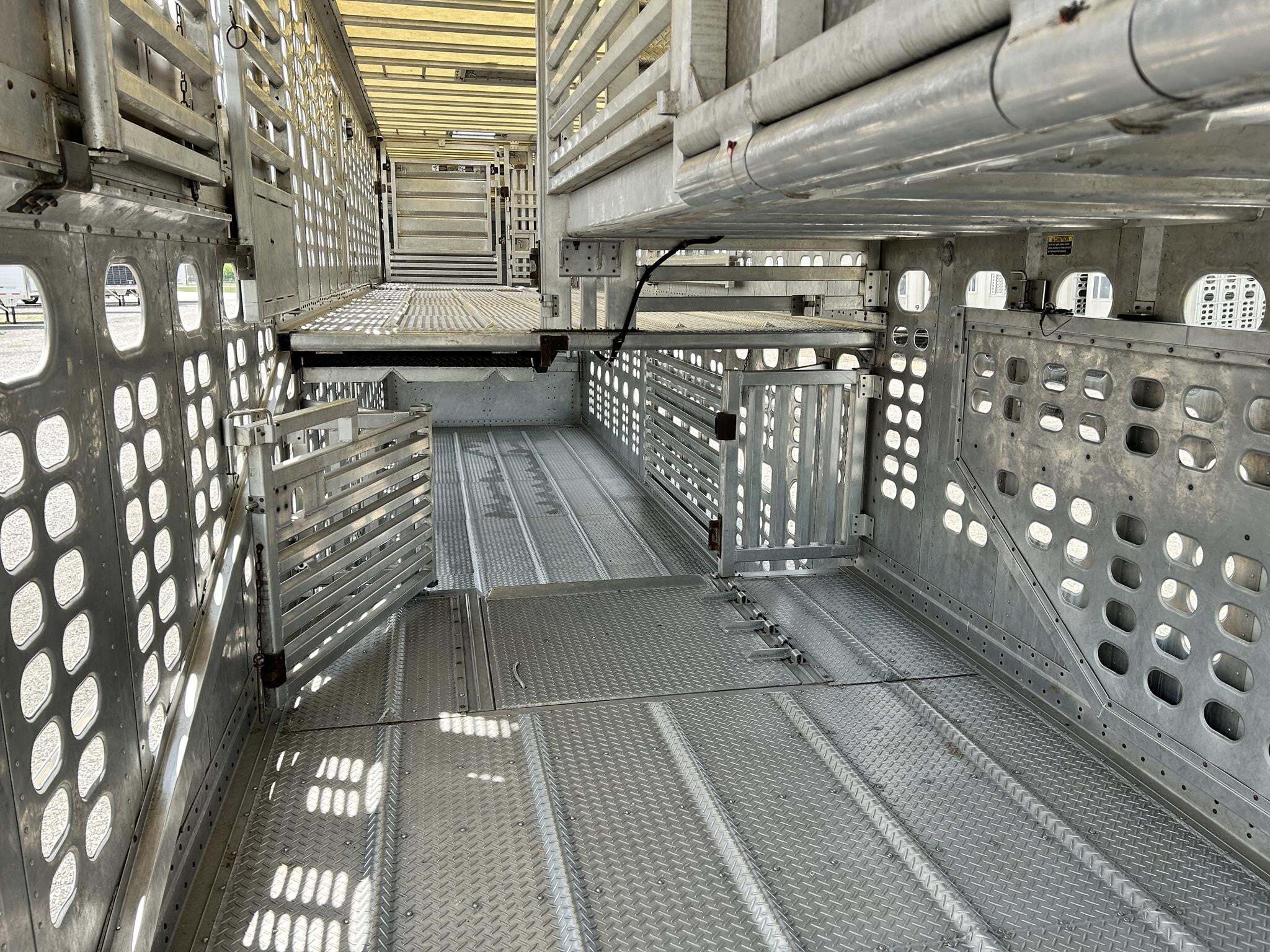 2020 Wilson PSDCL-402P Livestock Trailer