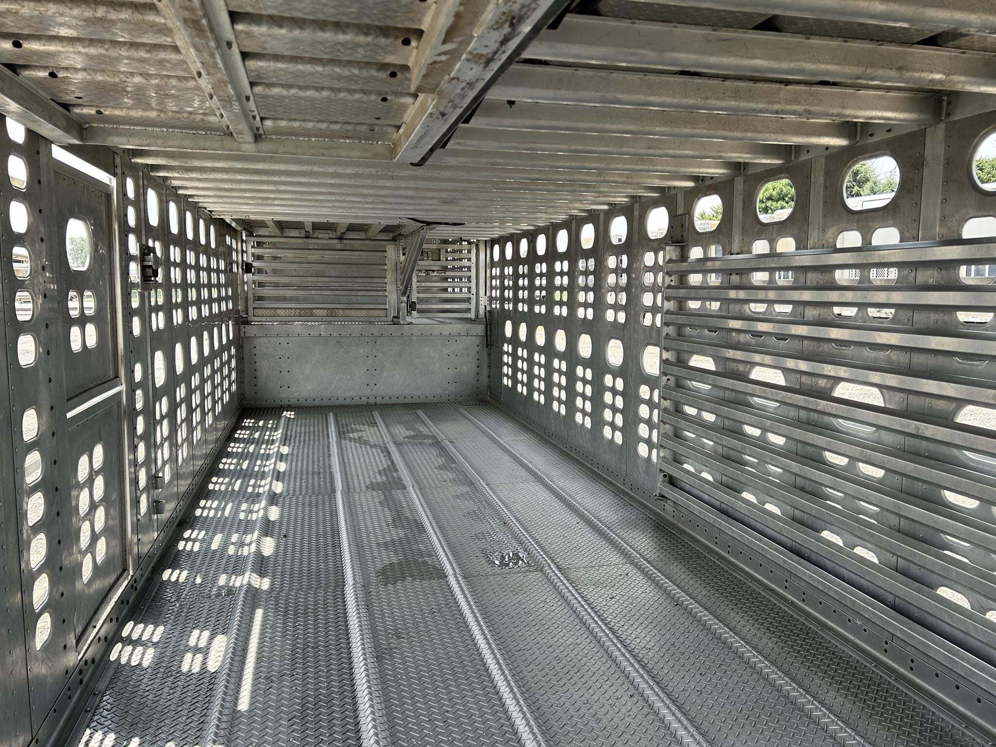 2020 Wilson PSDCL-402P Livestock Trailer