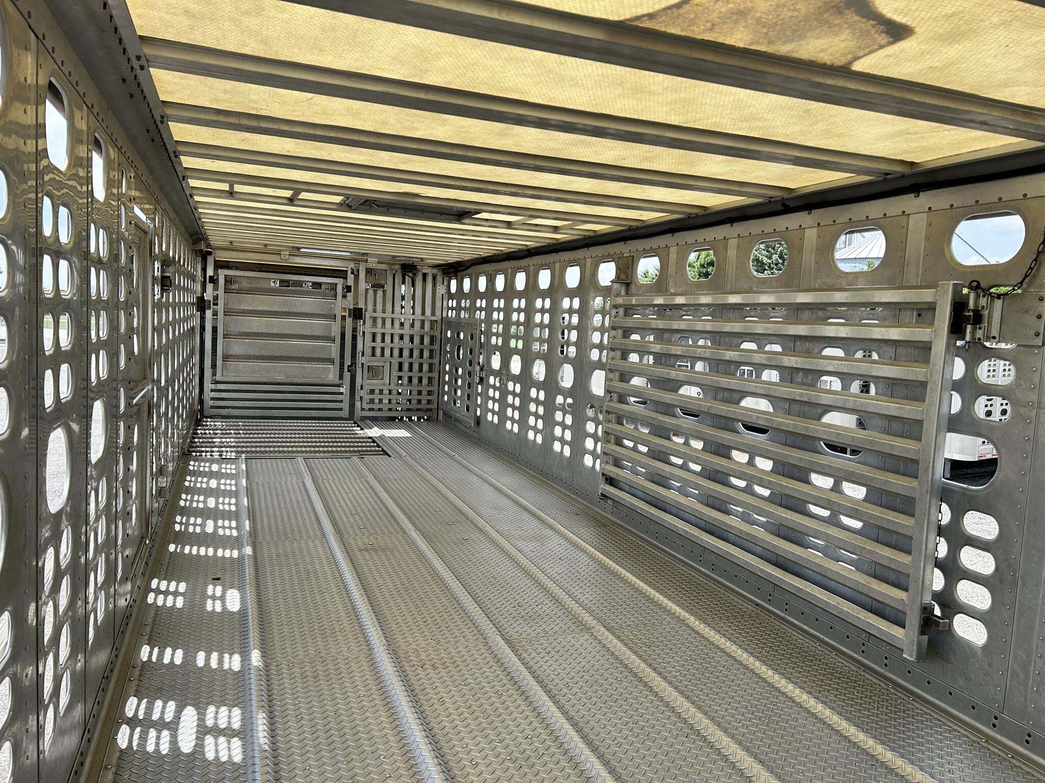 2020 Wilson PSDCL-402P Livestock Trailer
