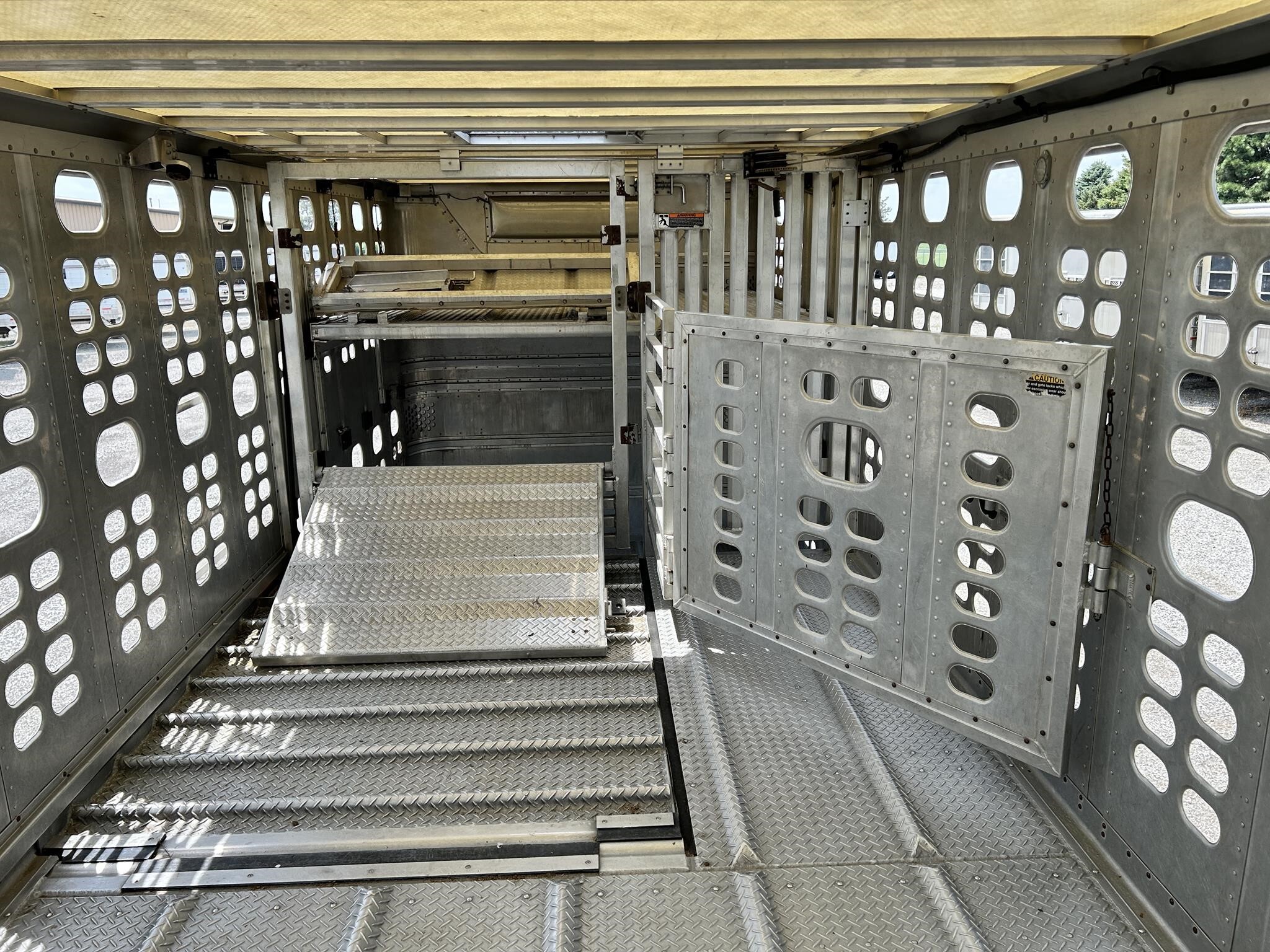 2020 Wilson PSDCL-402P Livestock Trailer
