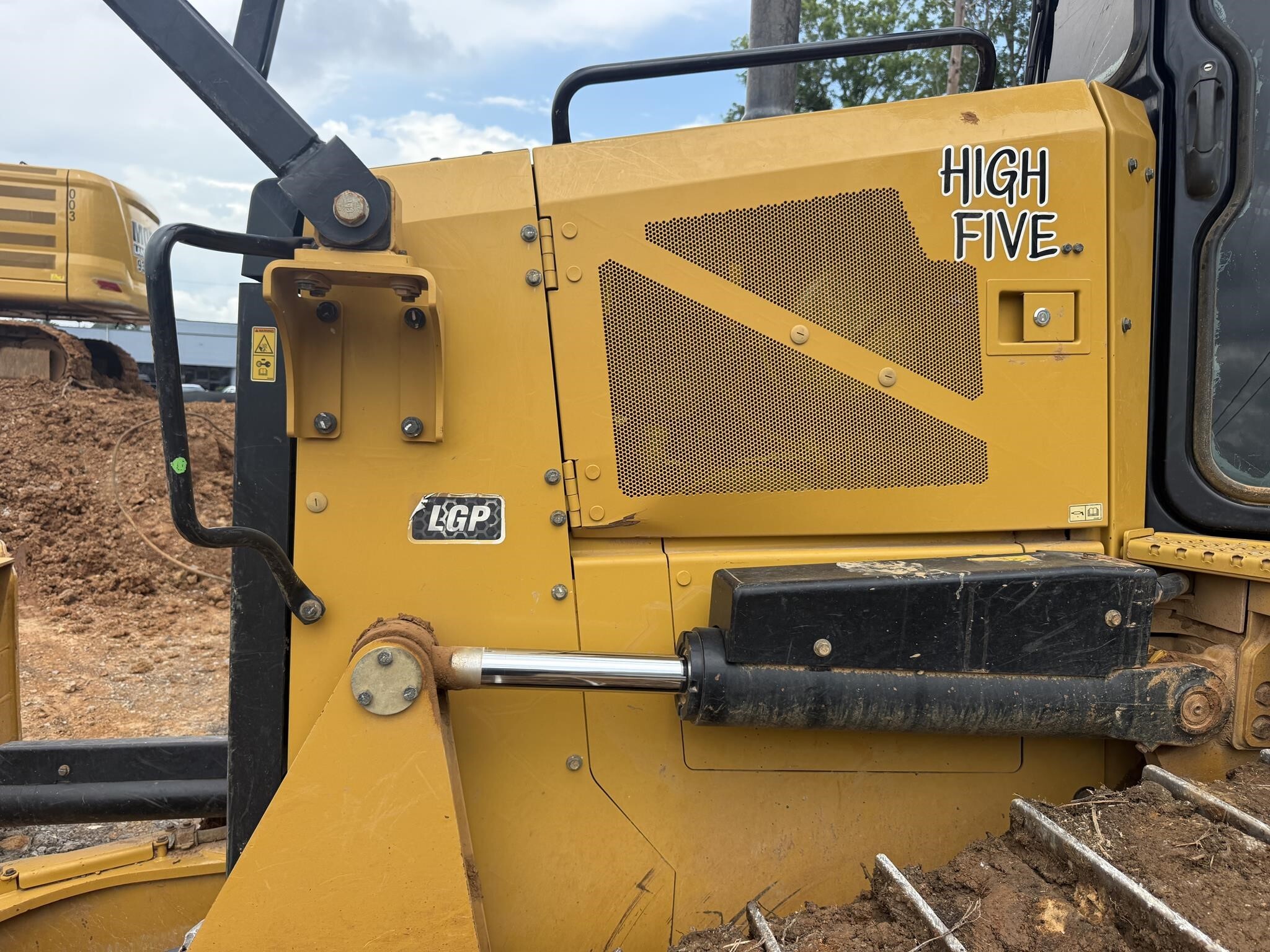 2022 Caterpillar D5 LGP Dozer