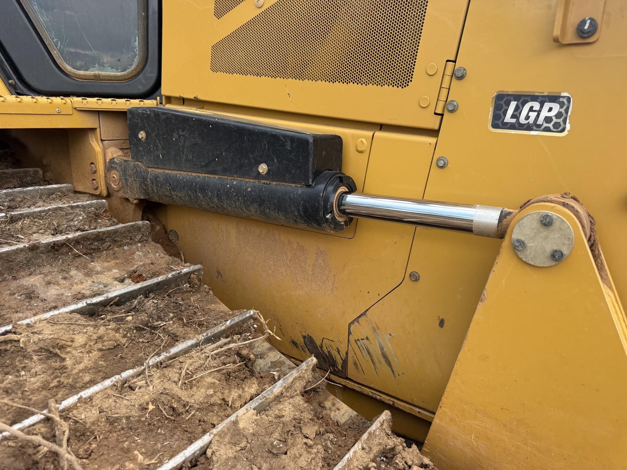 2022 Caterpillar D5 LGP Dozer