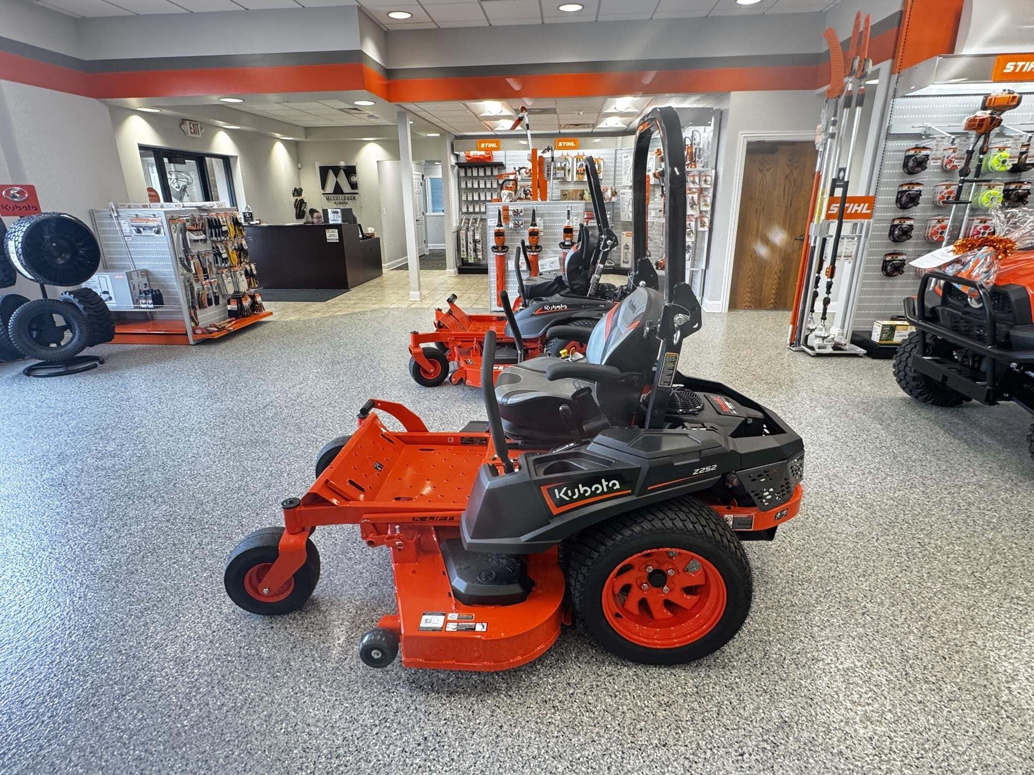  Kubota Z252 Lawn Mower