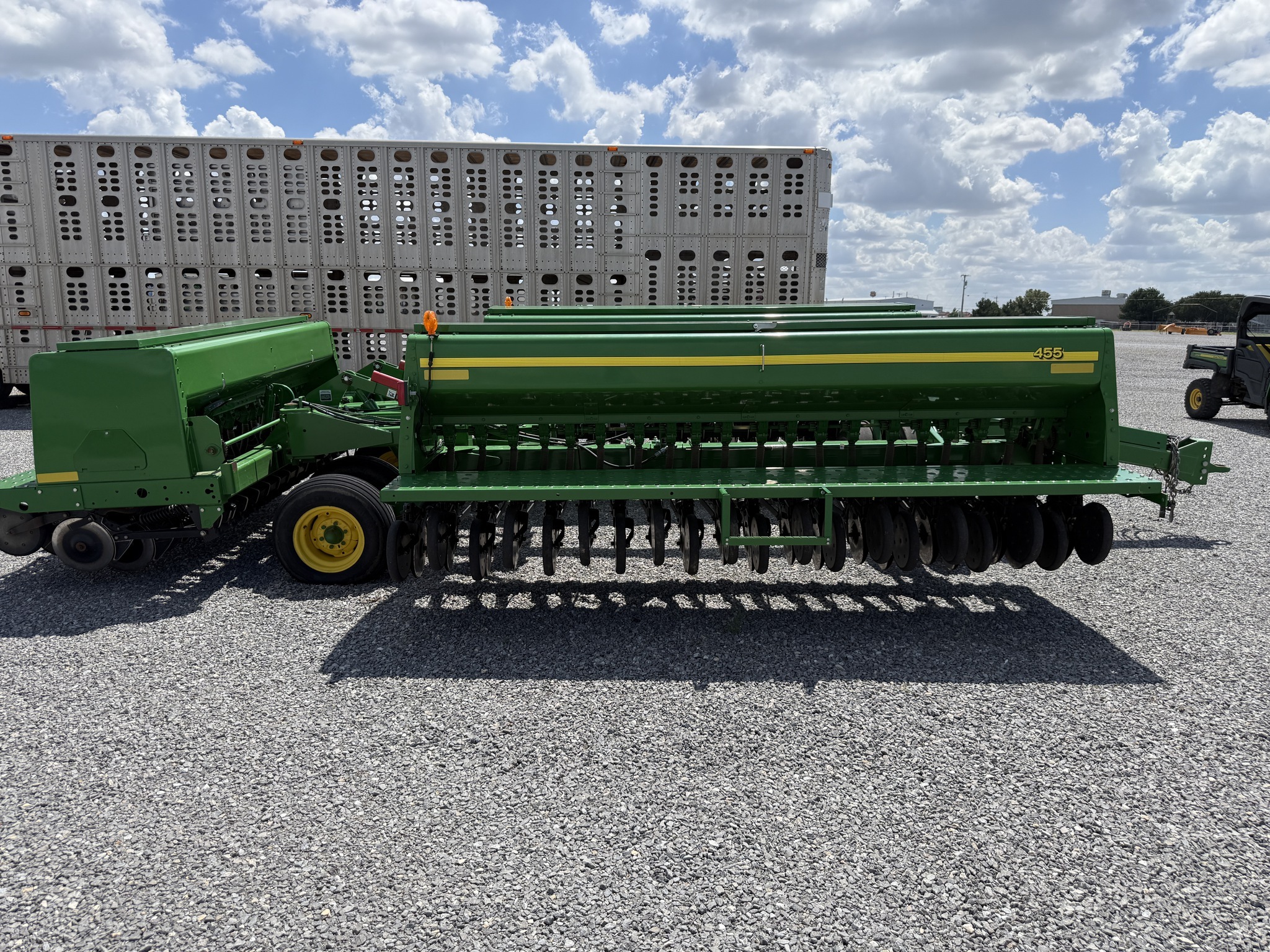 2022 John Deere 455 Drill