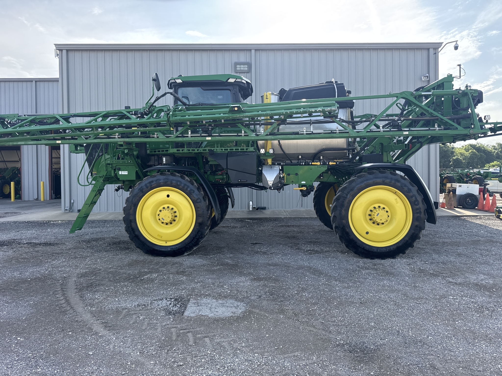 2025 John Deere 412R Self-Propelled Sprayer