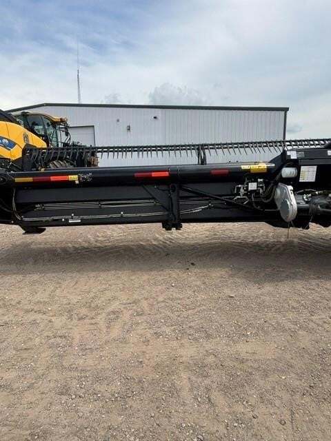 2022 MacDon FD140 Platform
