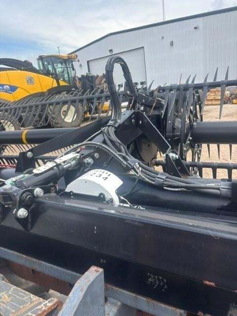 2022 MacDon FD140 Platform