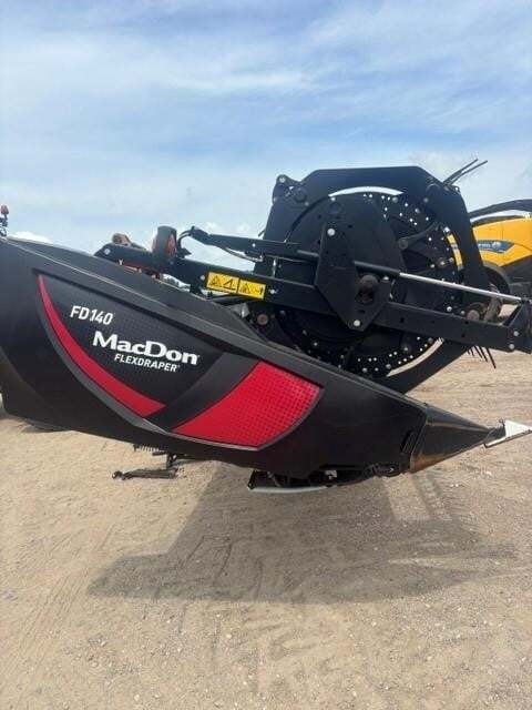 2022 MacDon FD140 Platform