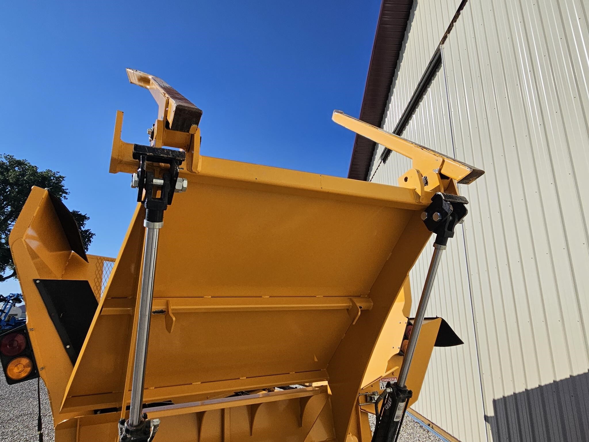  Fair Mfg 7830 Bale Processor