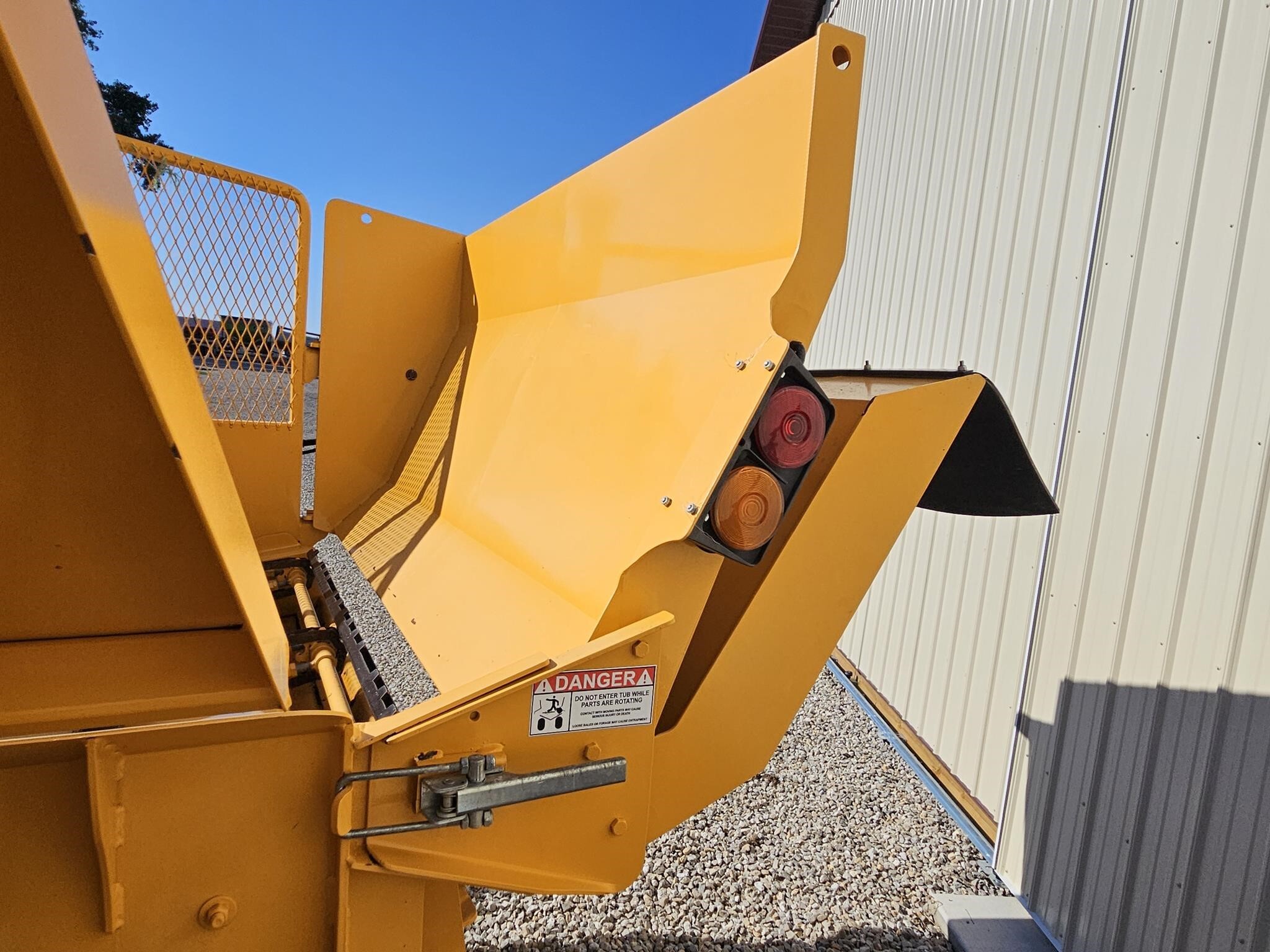  Fair Mfg 7830 Bale Processor