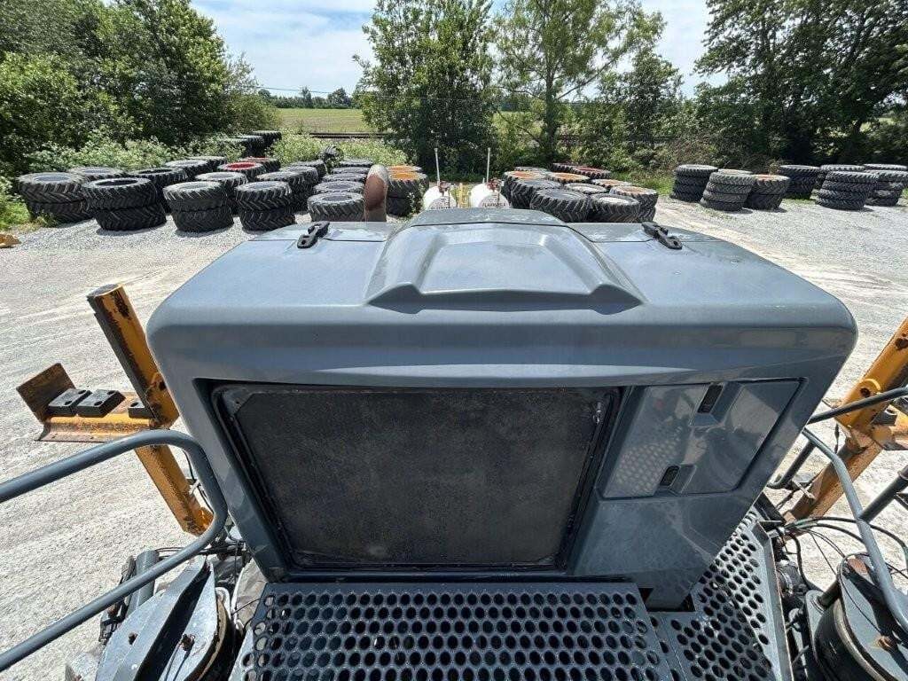 2016 Hagie STS16 Self-Propelled Sprayer