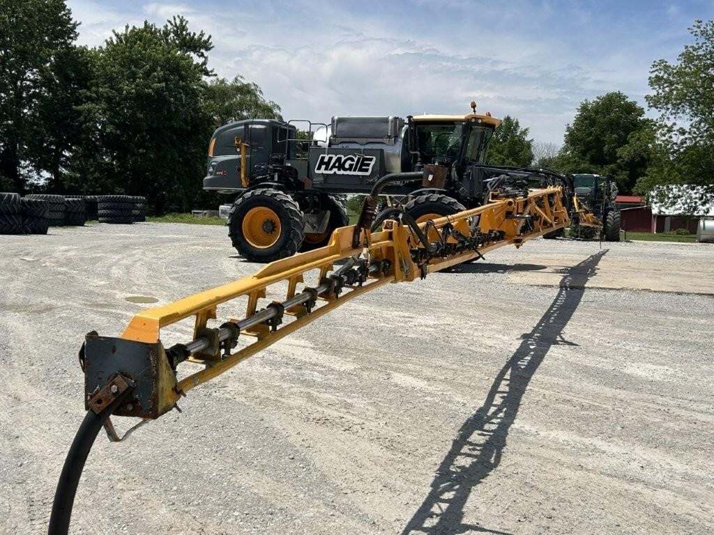 2016 Hagie STS16 Self-Propelled Sprayer